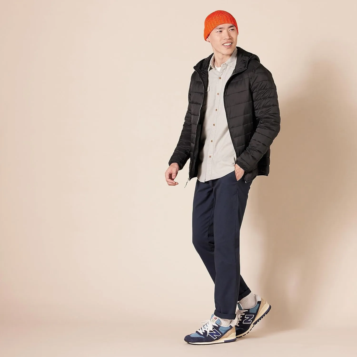 Amazon Essentials Men's Lightweight Water-Resistant Packable Hooded Puffer Jacket