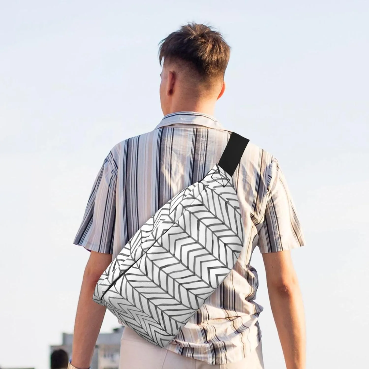 black and white stripes Multi-Purpose Fanny Pack and Crossbody Bag - High Capacity with Zipper Pockets, Ideal for Men and Women