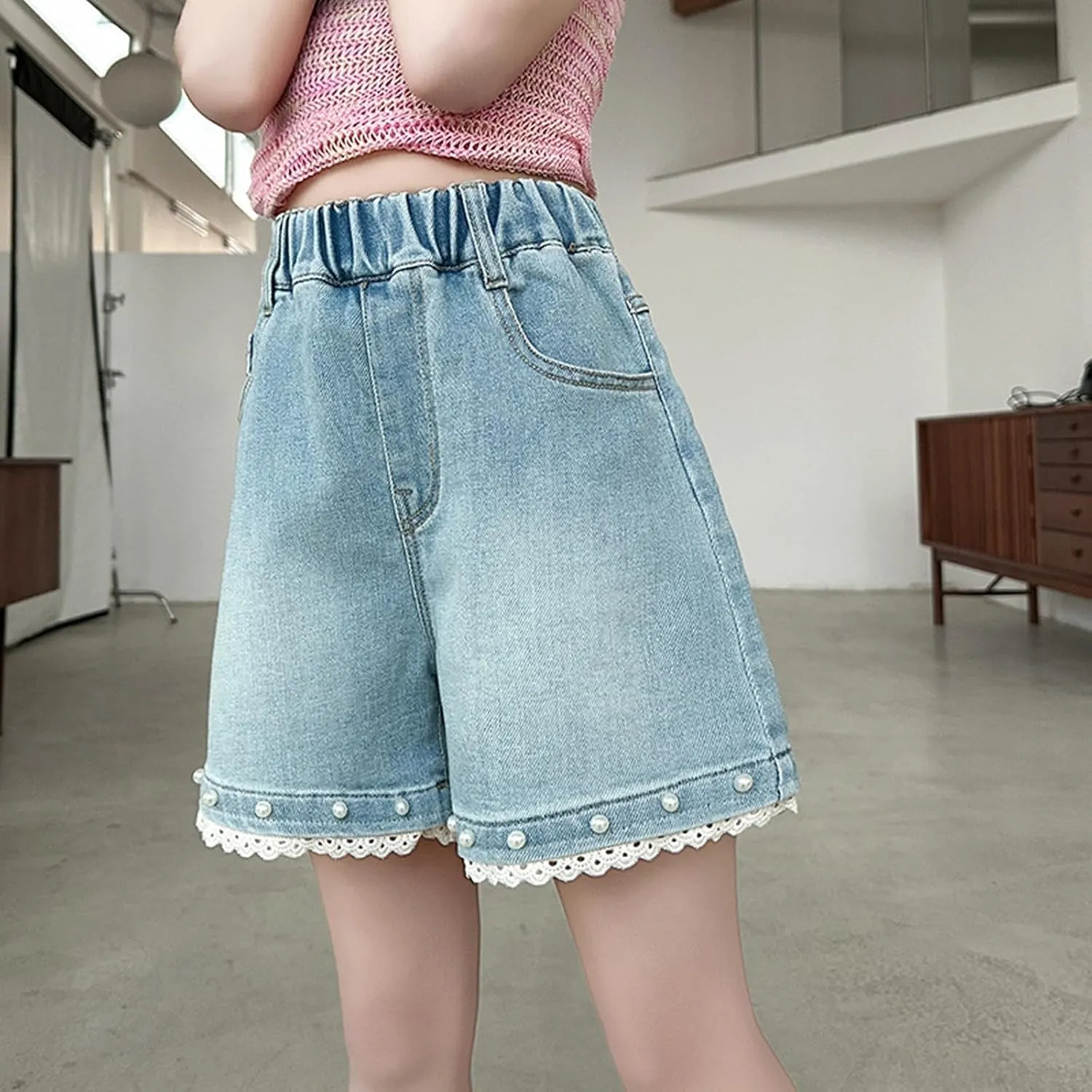 Children Girls Elastic Waist Denim Shorts High Waist Wide Leg Ripped Jean with Lace Ruffle Jeans Shorts Casual Wear