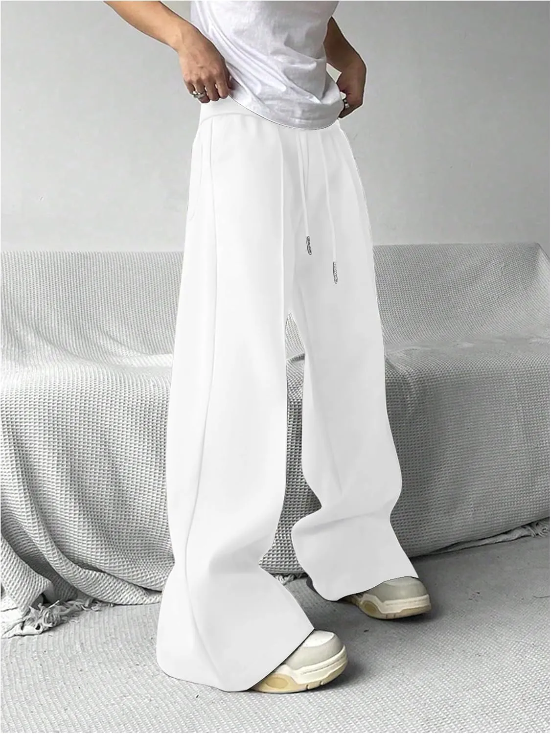 COZYEASE Men's Sweatpants Athletic Drawstring Waist Wide Leg Sweatpants Casual Baggy Pants with Pockets