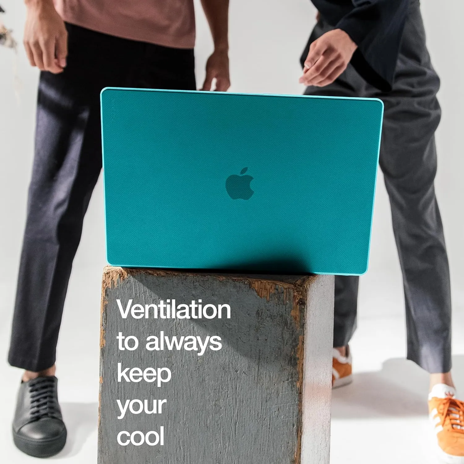 Incase Dots Hardshell with Makrolon® - MacBook Pro 14 inch Case - 2024, 2023, 2022, 2021, M4, M3, M2, M1 - MacBook Case, Laptop Cover, Protective Hard Shell, Scratch Resistant - Fountain Blue