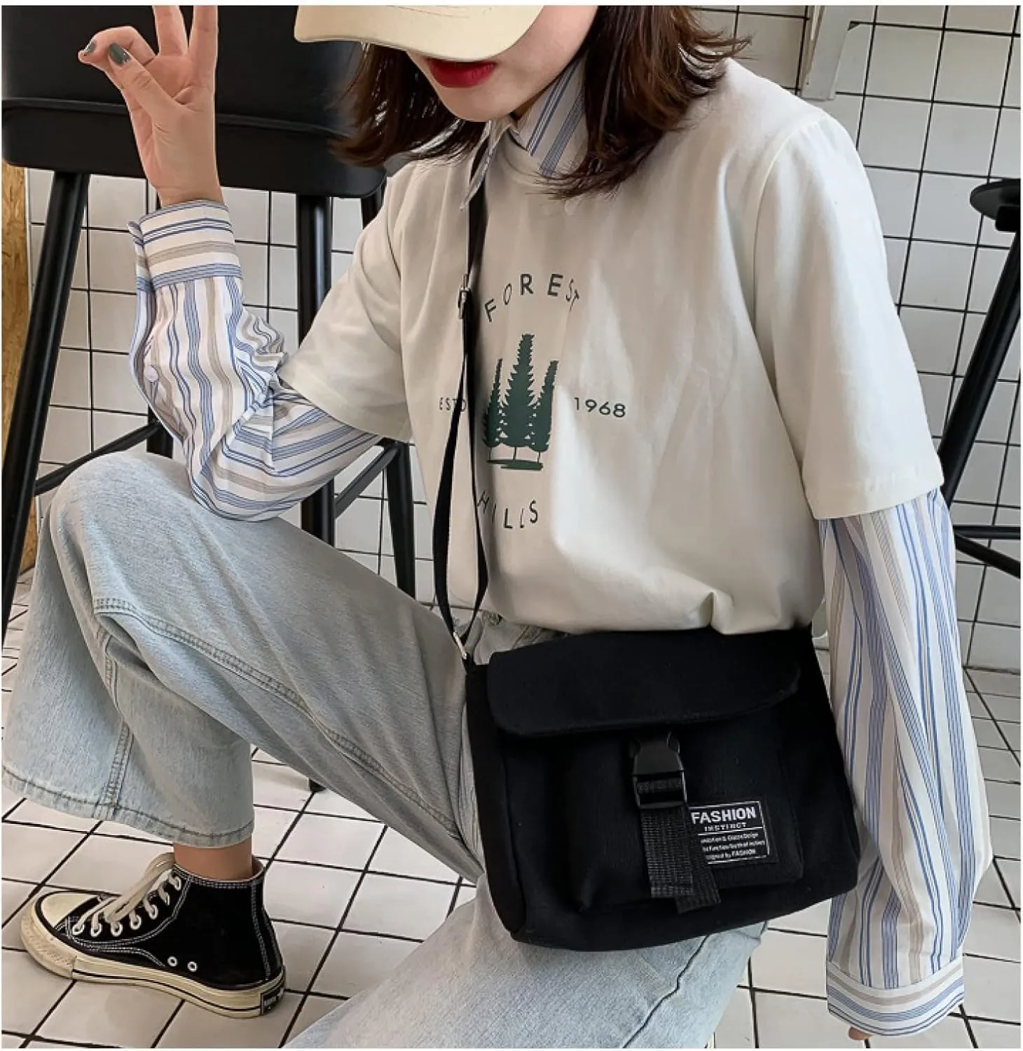 Literary small fresh messenger bag men's and women's tooling bag all-match canvas one-shoulder messenger bag(black)