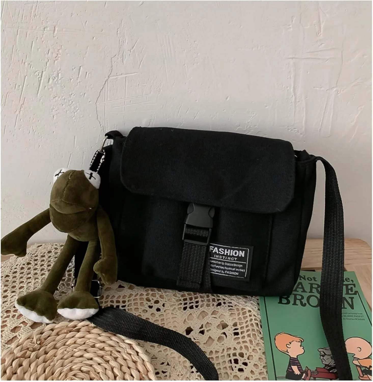 Literary small fresh messenger bag men's and women's tooling bag all-match canvas one-shoulder messenger bag(black)