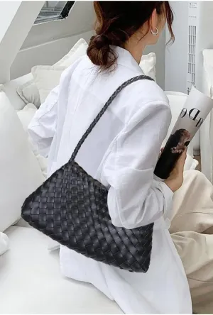 Shoulder Bag, Made of Textured PU Fabric, Chic Plaid Design, Ample Interior Space, Perfect for Everyday Use or Travel