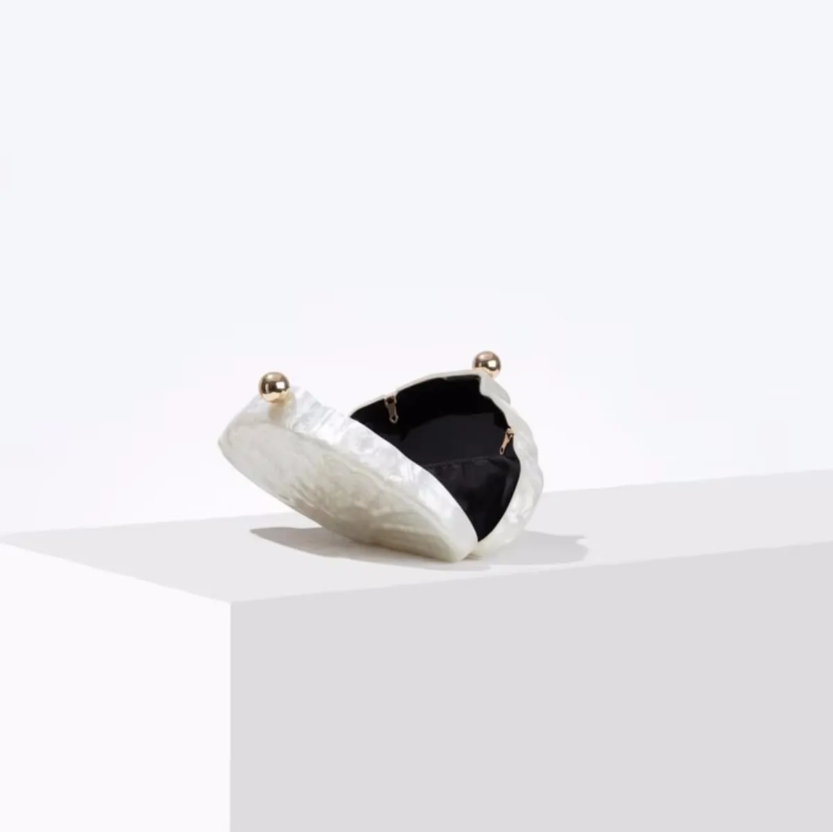 UMREN Lovely Acrylic Shell Shaped Clutch for Women Acrylic Evening Clutch Purse Marble Handbag for Wedding Cocktail Party