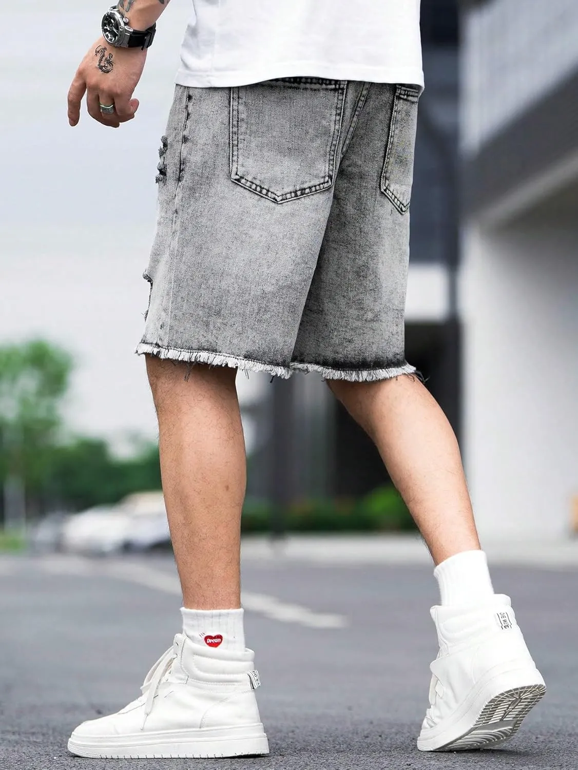 Verdusa Men's Ripped Bermuda Denim Shorts Straight Leg Jean Shorts with Pockets