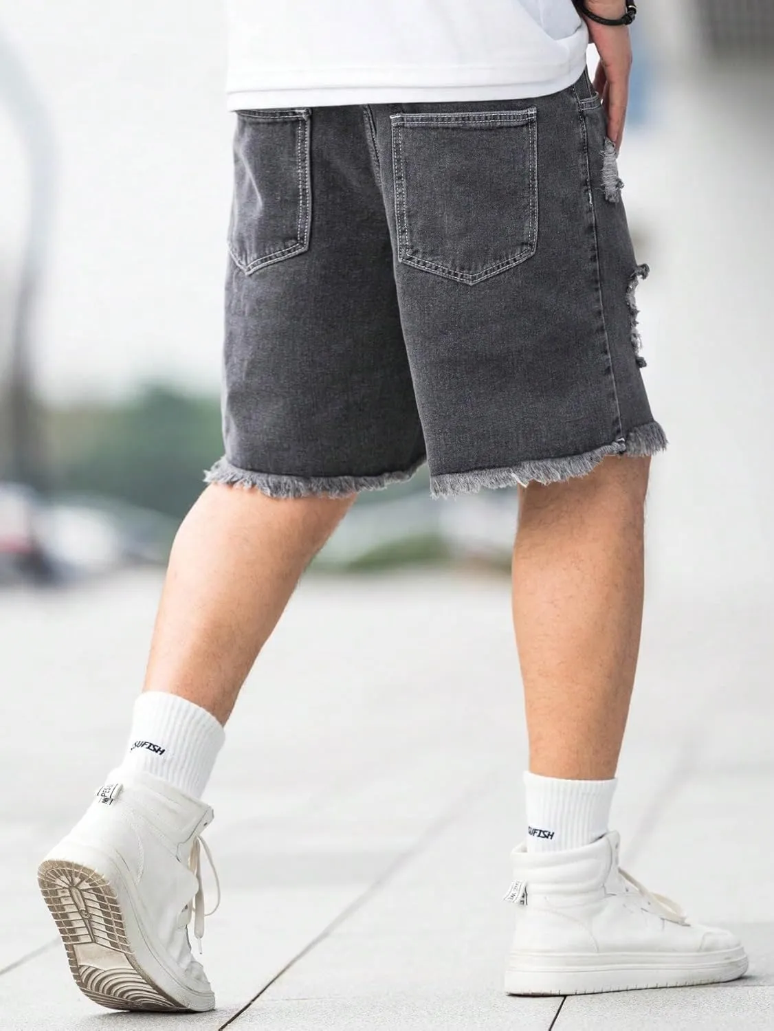 Verdusa Men's Ripped Bermuda Denim Shorts Straight Leg Jean Shorts with Pockets