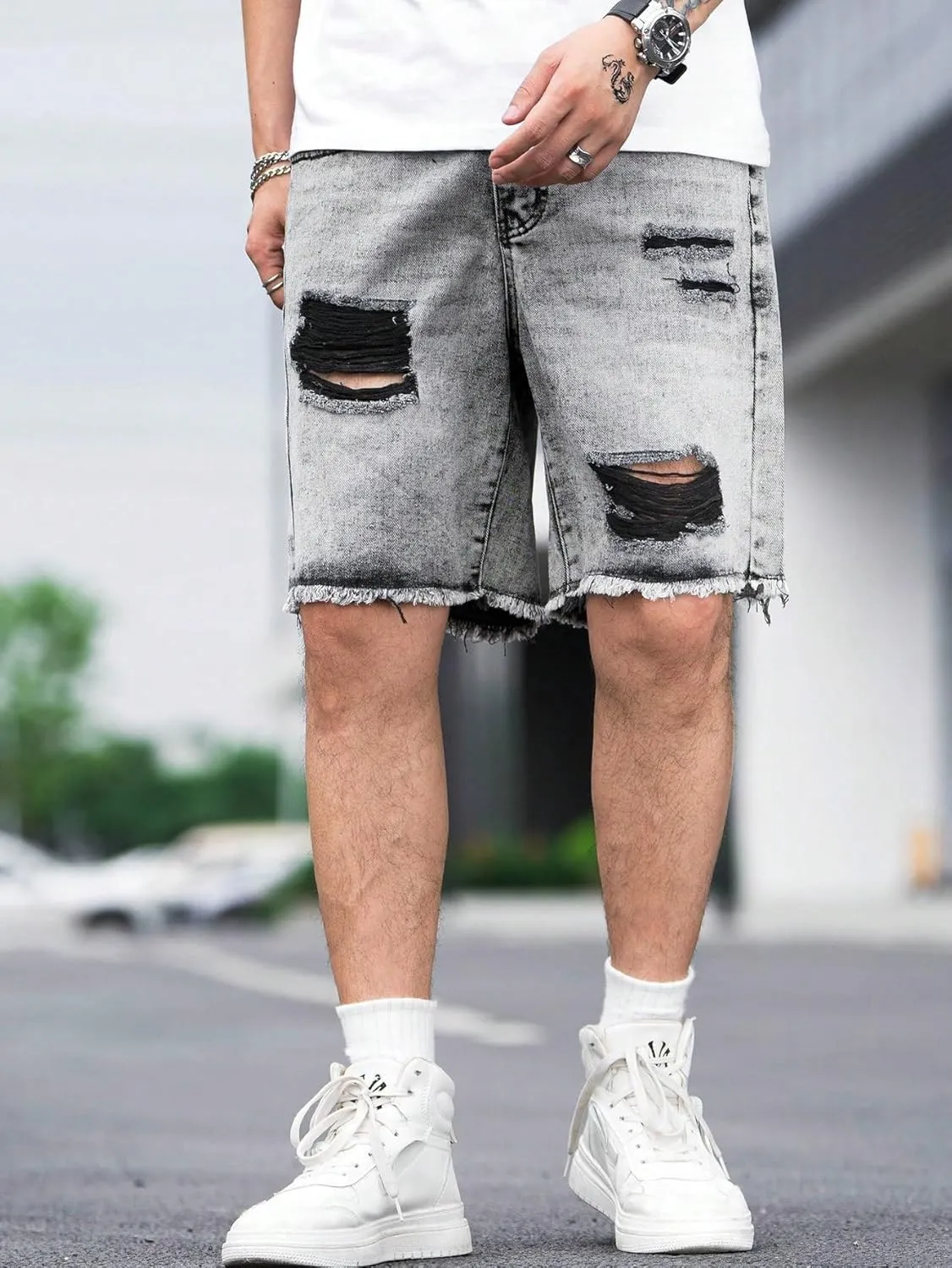 Verdusa Men's Ripped Bermuda Denim Shorts Straight Leg Jean Shorts with Pockets