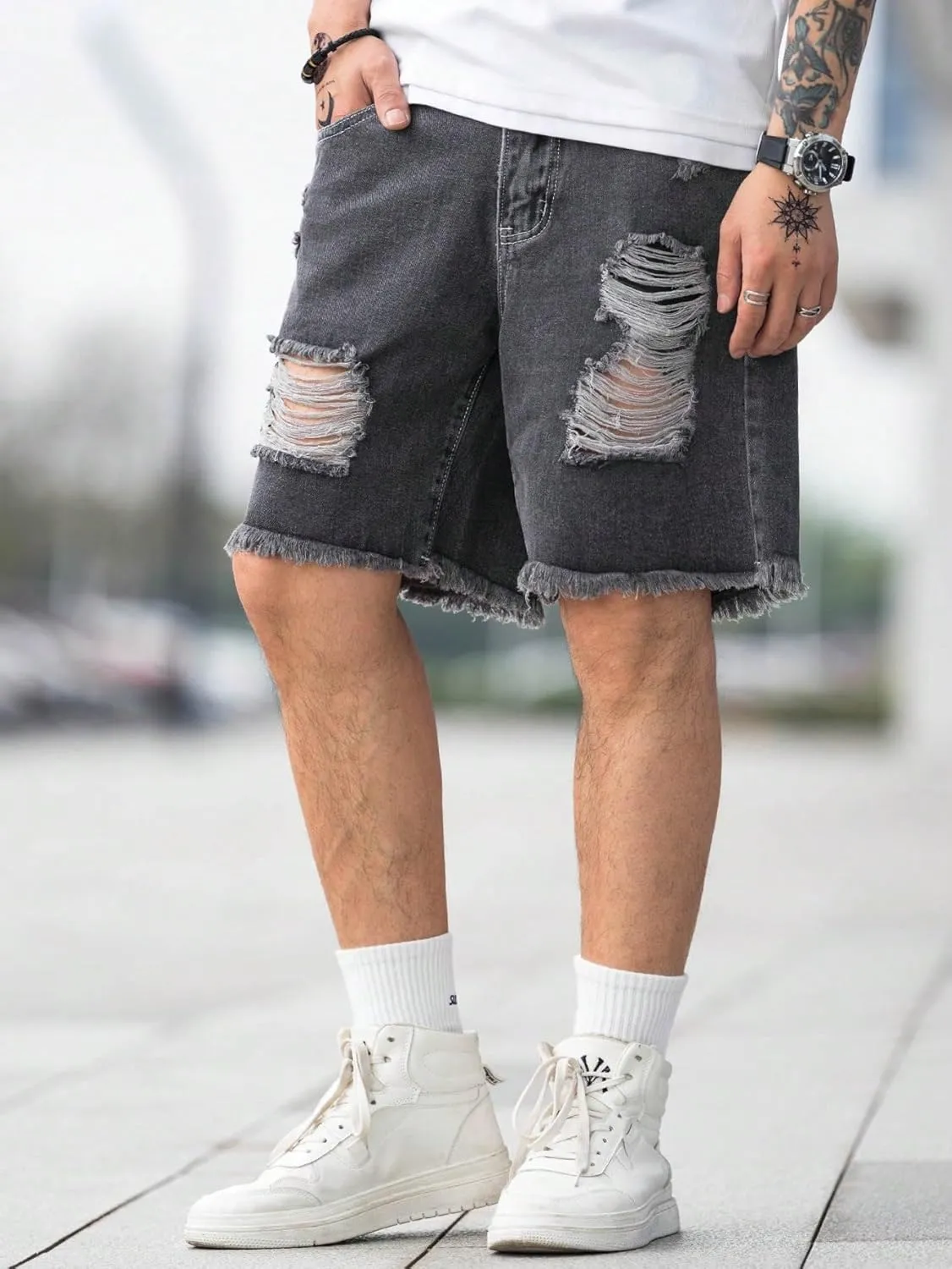 Verdusa Men's Ripped Bermuda Denim Shorts Straight Leg Jean Shorts with Pockets