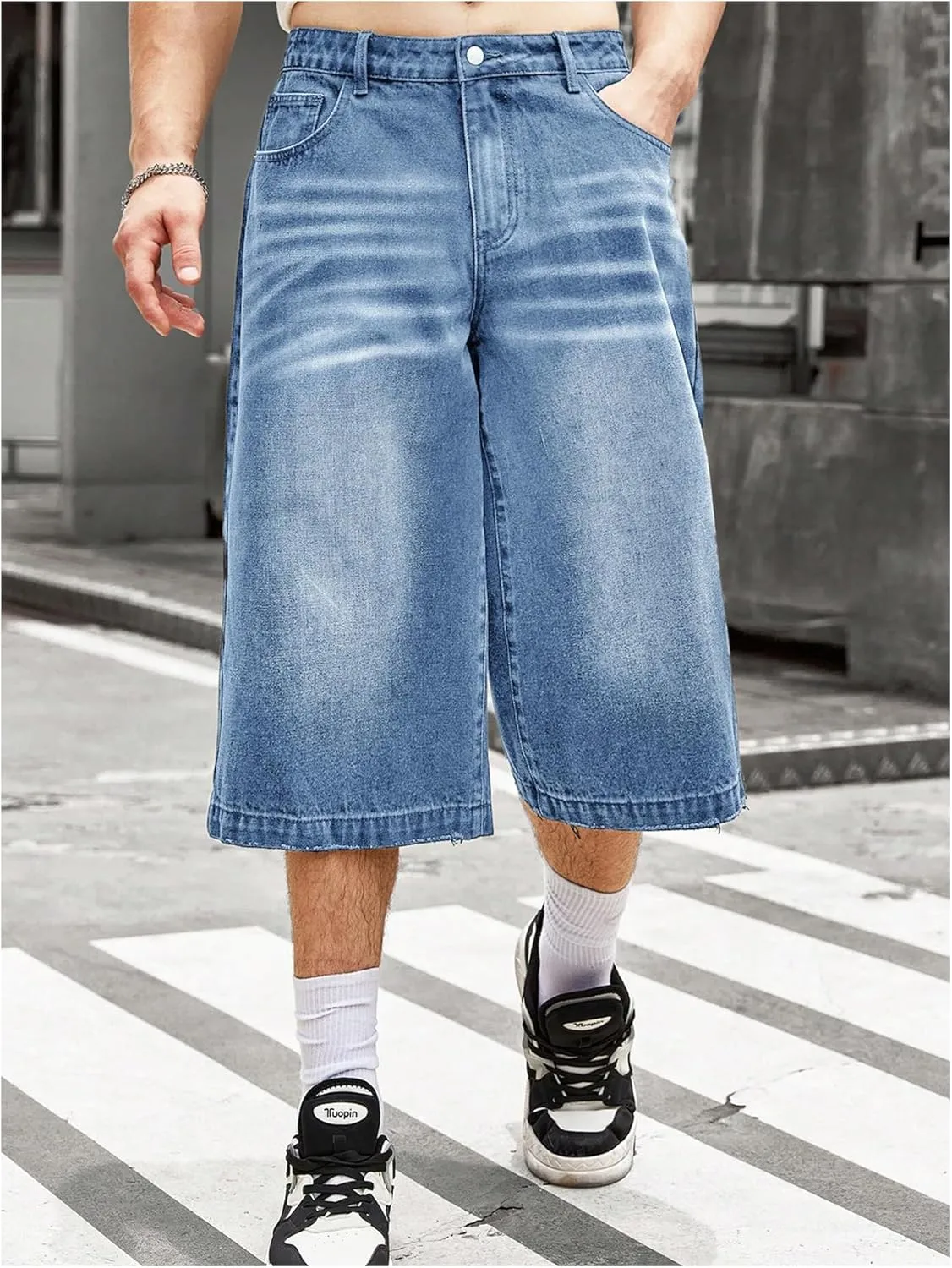 Verdusa Men's Wide Leg Capri Jeans Zipper Fly Loose Denim Capris Bermuda Shorts with Pocket
