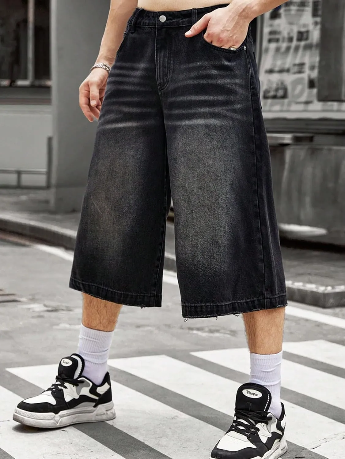 Verdusa Men's Wide Leg Capri Jeans Zipper Fly Loose Denim Capris Bermuda Shorts with Pocket